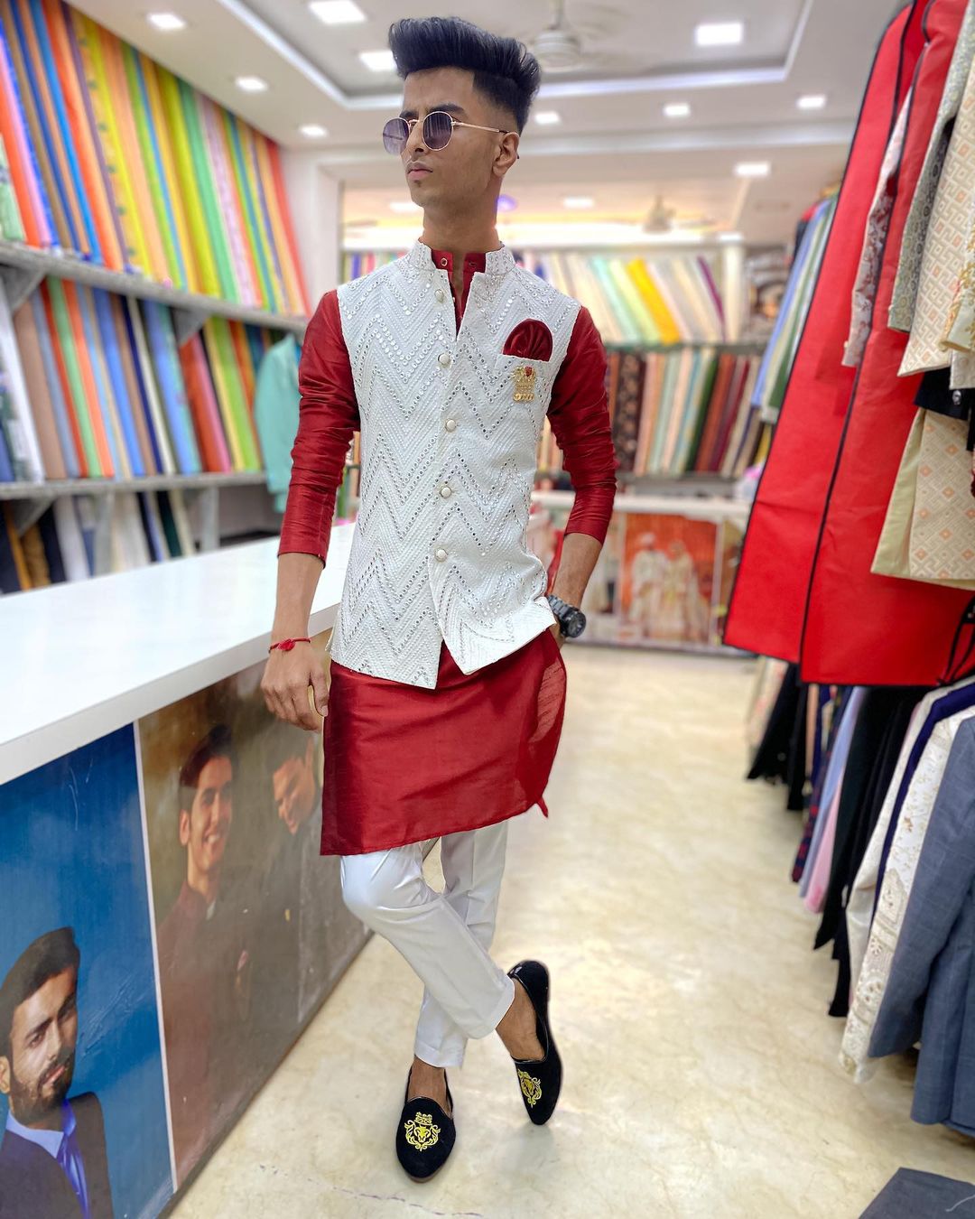Men's Silk Blend Black Kurta With Pyjama & Gold Nehru Jacket - Benstok –  Trendia
